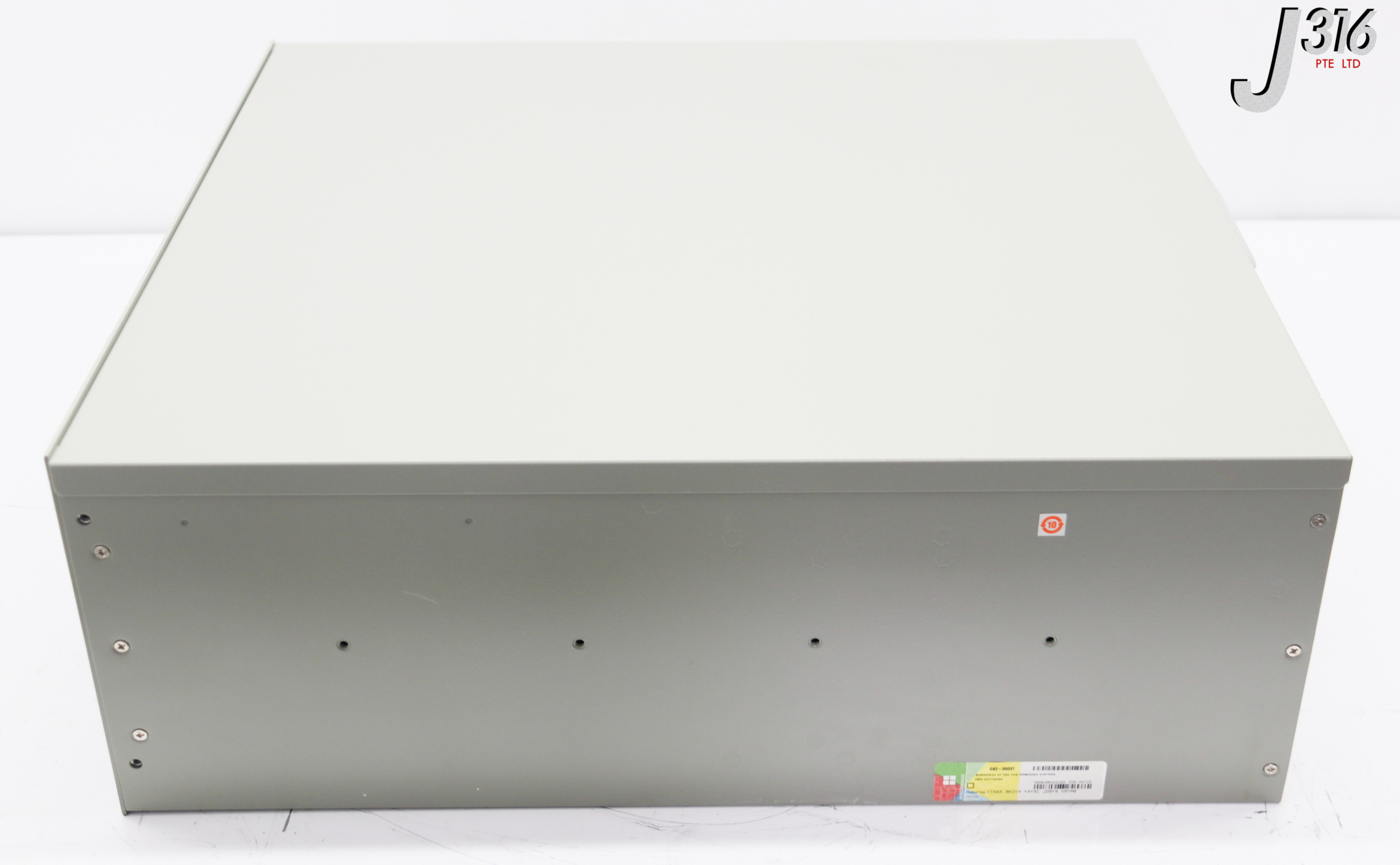 33743 ADVANTECH INDUSTRIAL COMPUTER, 610H, P/N: IPC-610BP-30HBE